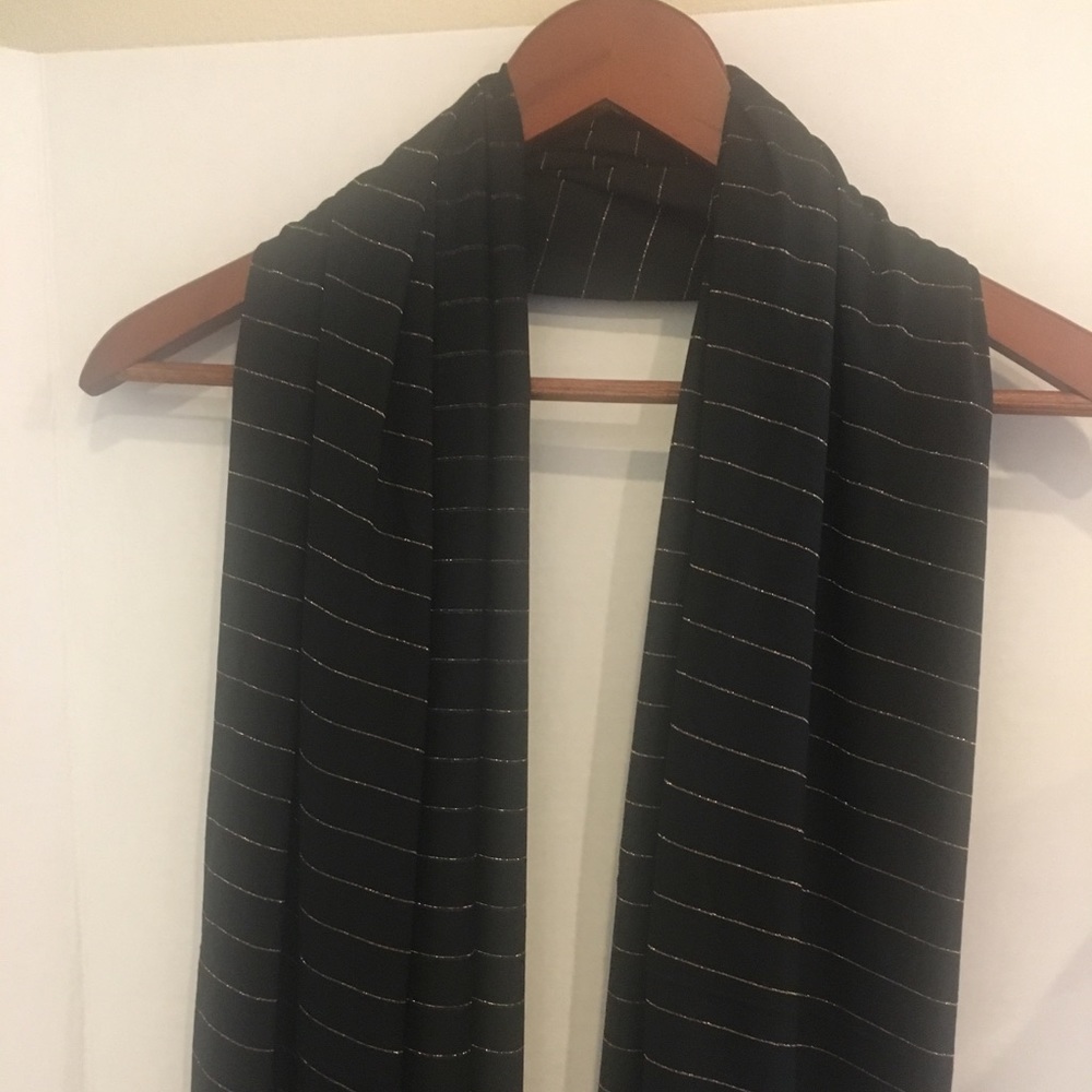 Premium Jersey black shawl gold stripe wrap hijab